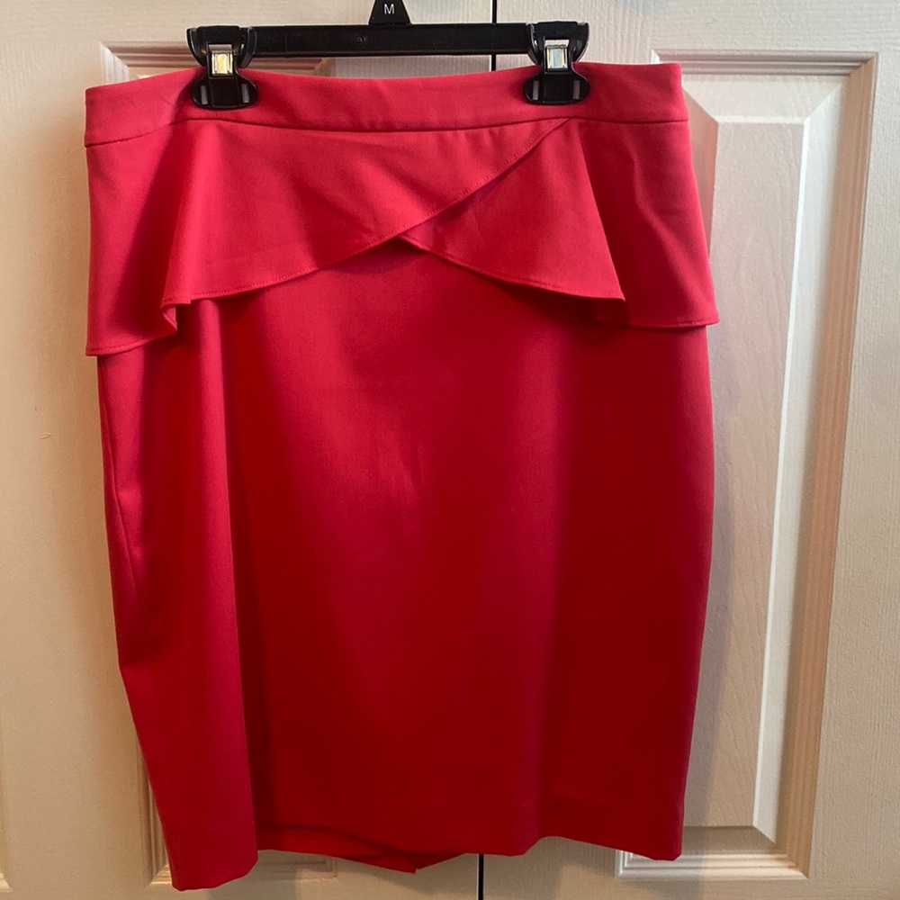 Express salmon colored skirt size 8